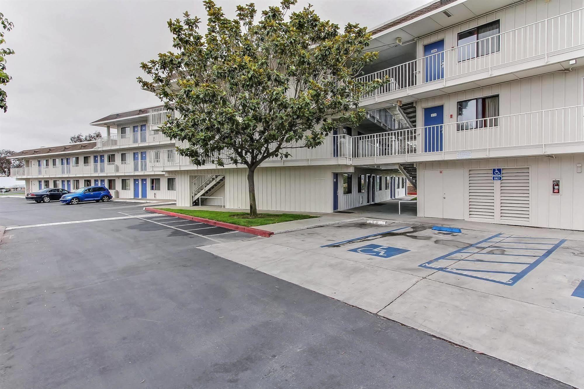 Motel 6-Salinas, Ca - South - Monterey Area Dış mekan fotoğraf